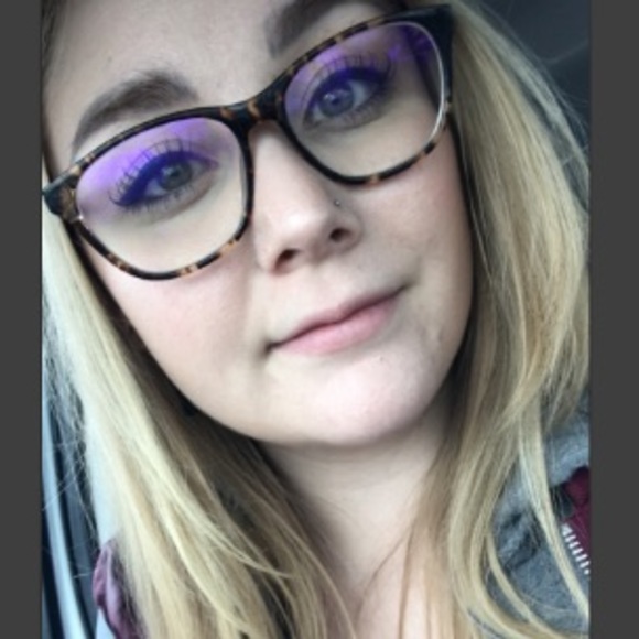 Meet your Posher, Shelby - Picture 1 of 1